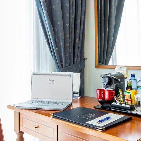 Ambassador Hotel 4*